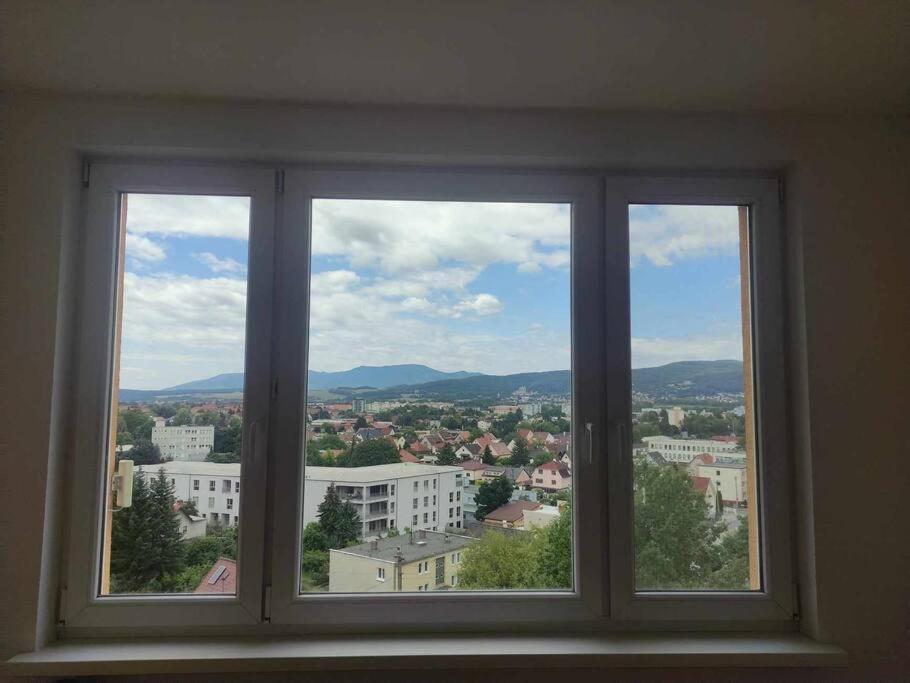 Sky Apartment Прьевидза Экстерьер фото