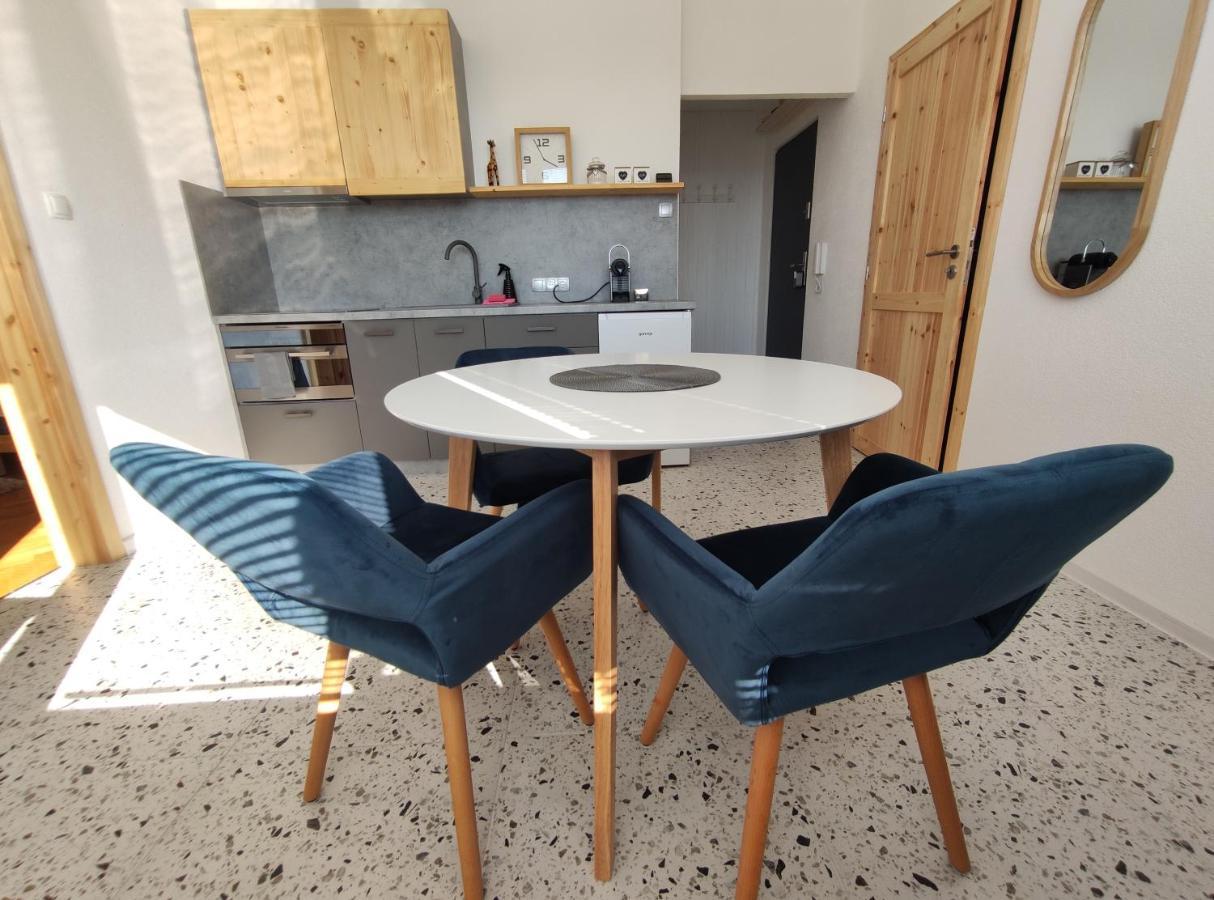 Sky Apartment Прьевидза Экстерьер фото
